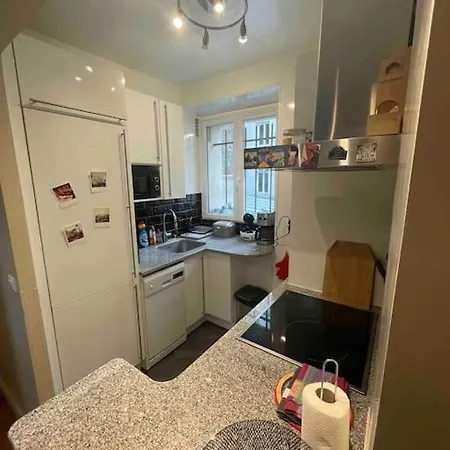 Spacious And Convenient 2 Bedroom Flat In Centre