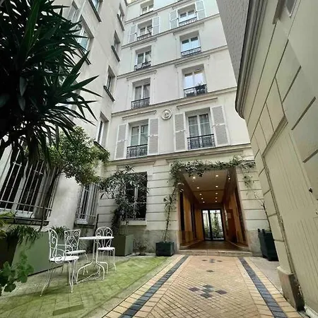 아파트 Spacious And Convenient 2 Bedroom Flat In Centre *