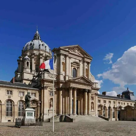 아파트 Spacious And Convenient 2 Bedroom Flat In Centre