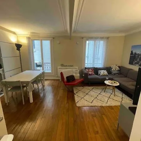 Apartment Spacious And Convenient 2 Bedroom Flat In Centre Paris