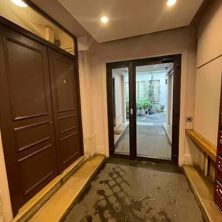 Spacious And Convenient 2 Bedroom Flat In Centre