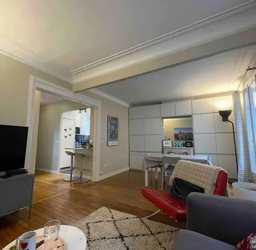 Spacious&convenient 2 Br Flat In Centre *