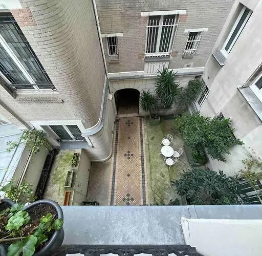 Spacious And Convenient 2 Bedroom Flat In Centre Lägenhet Paris