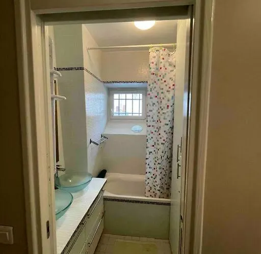 Spacious And Convenient 2 Bedroom Flat In Centre Lägenhet *