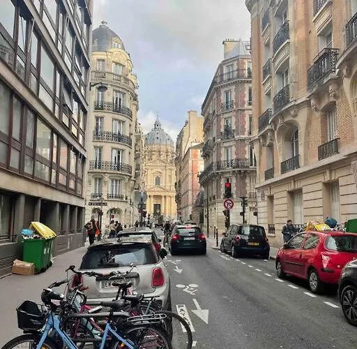 Spacious And Convenient 2 Bedroom Flat In Centre Lägenhet