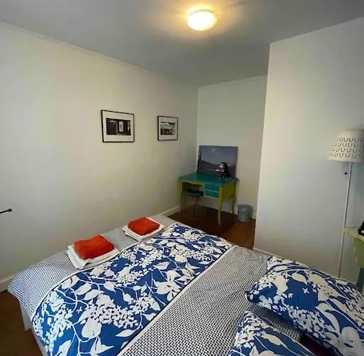 Spacious And Convenient 2 Bedroom Flat In Centre Lägenhet *