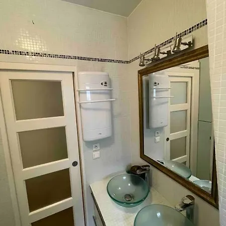 Spacious And Convenient 2 Bedroom Flat In Centre * 파리