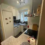 Spacious And Convenient 2 Bedroom Flat In Centre