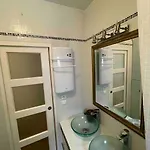 Spacious And Convenient 2 Bedroom Flat In Centre * Párizs
