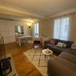 Spacious And Convenient 2 Bedroom Flat In Centre Apartman